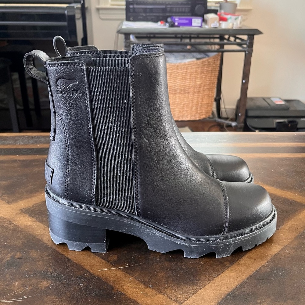 Sorel Joan Now Waterproof Chelsea Boots Size 10 NEW